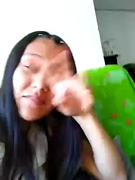 Snapshot of Catalehia_Milk chatting on January 29, 9:50 pm Catalehia Milk online show from January 29, 9:50 pm