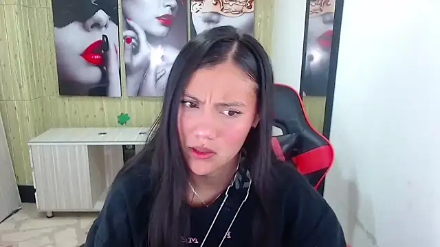 Snapshot of Catalehia_Milk chatting on January 30, 8:10 pm Catalehia Milk online show from January 30, 8:10 pm