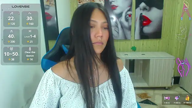Snapshot of Catalehia_Milk chatting on February 3, 7:42 pm Catalehia Milk online show from February 3, 7:42 pm