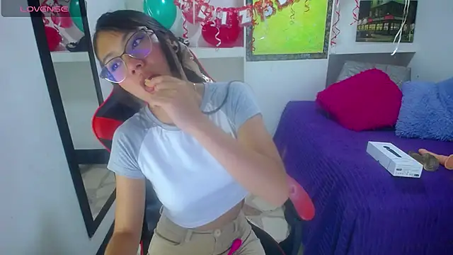 Snapshot of Catalehia_Milk chatting on February 20, 7:30 pm Catalehia Milk online show from February 20, 7:30 pm
