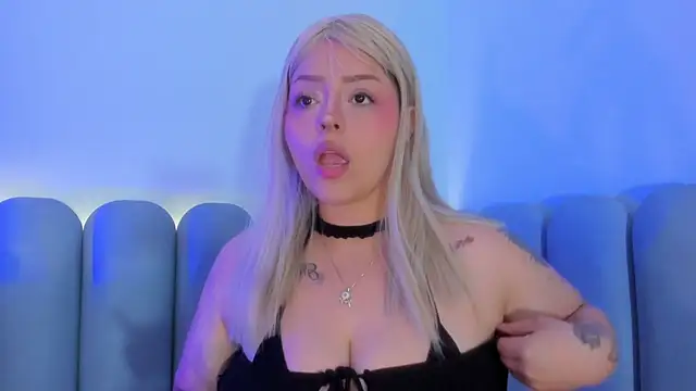 curvy rousi online show from March 7, 12:02 pm