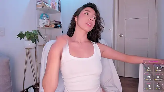 Snapshot of danna_davis18 chatting on May 15, 8:38 pm danna davis18 online show from May 15, 8:38 pm