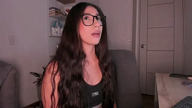 Snapshot of danna_davis18 chatting on June 6, 7:40 pm danna davis18 online show from June 6, 7:40 pm