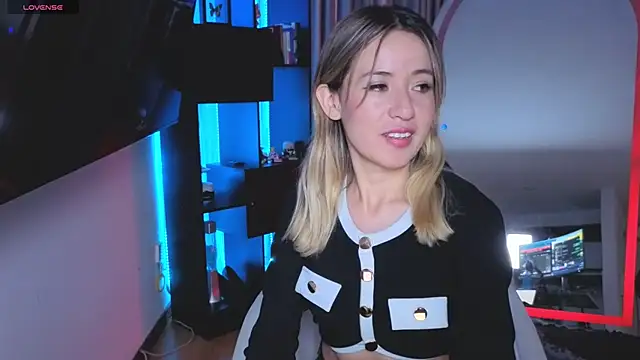 Snapshot of sexfire_lalita chatting on November 21, 10:19 pm sexfire lalita online show from November 21, 10:19 pm