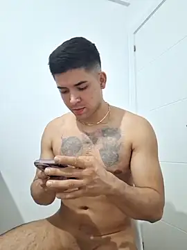 Snapshot of Piperon chatting on January 19, 5:39 pm Piperon online show from January 19, 5:39 pm