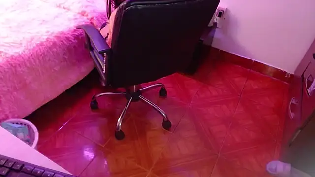 Miia-fox online show from December 18, 10:35 pm