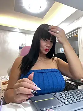 Hot beauty   online show from June 11, 3:59 am
