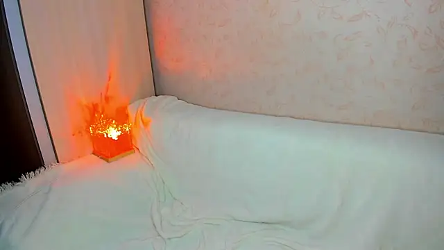 Snapshot of MelodyOfLovee chatting on December 5, 3:04 am MelodyOfLovee online show from December 5, 3:04 am