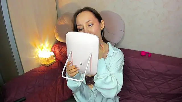 Snapshot of MelodyOfLovee chatting on February 16, 10:28 pm MelodyOfLovee online show from February 16, 10:28 pm