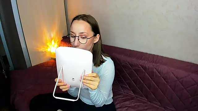 Snapshot of MelodyOfLovee chatting on March 24, 10:26 pm MelodyOfLovee online show from March 24, 10:26 pm