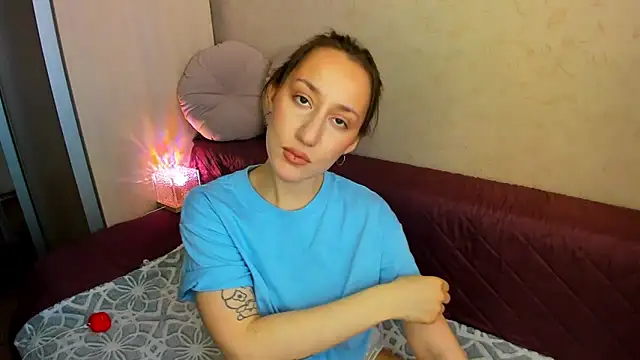 Snapshot of MelodyOfLovee chatting on March 27, 5:24 am MelodyOfLovee online show from March 27, 5:24 am