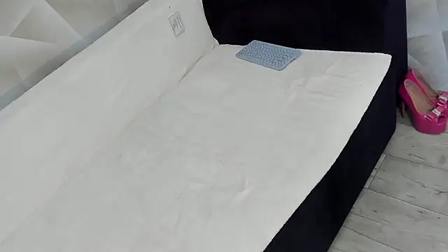 Snapshot of Sweet_Lanaaaaa chatting on September 30, 8:47 pm Sweet Lanaaaaa online show from September 30, 8:47 pm