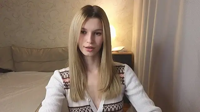 Snapshot of elsa_limerence chatting on May 11, 4:04 pm elsa limerence online show from May 11, 4:04 pm