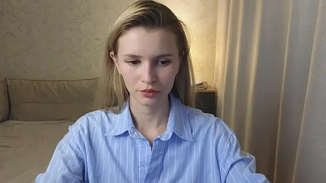Snapshot of elsa_limerence chatting on May 21, 5:42 pm elsa limerence online show from May 21, 5:42 pm