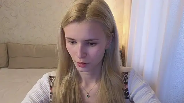 Snapshot of elsa_limerence chatting on May 30, 3:20 pm elsa limerence online show from May 30, 3:20 pm