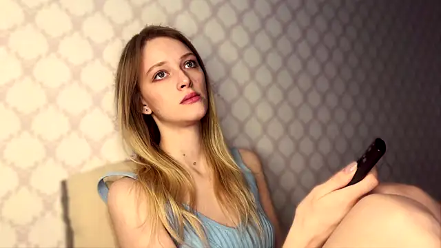 Evvie Summn1 online show from March 2, 7:15 am