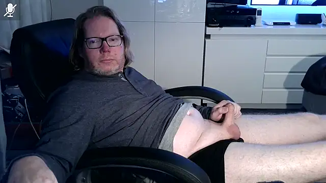 Snapshot of VSteph chatting on October 7, 9:12 pm VSteph online show from October 7, 9:12 pm