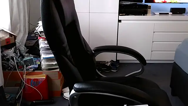 Snapshot of VSteph chatting on October 12, 1:43 pm VSteph online show from October 12, 1:43 pm