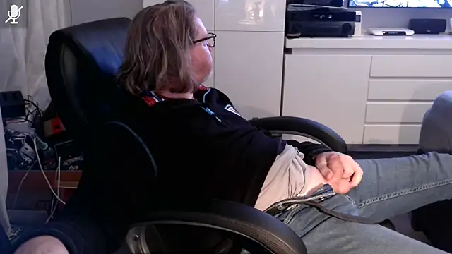 Snapshot of VSteph chatting on November 13, 9:03 pm VSteph online show from November 13, 9:03 pm