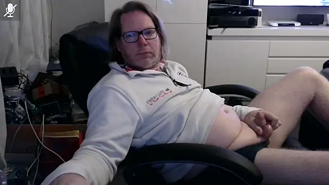 Snapshot of VSteph chatting on December 16, 8:58 pm VSteph online show from December 16, 8:58 pm