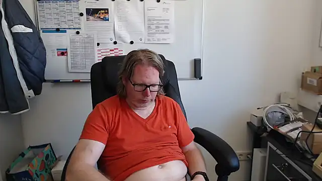 Snapshot of VSteph chatting on June 19, 1:37 pm VSteph online show from June 19, 1:37 pm