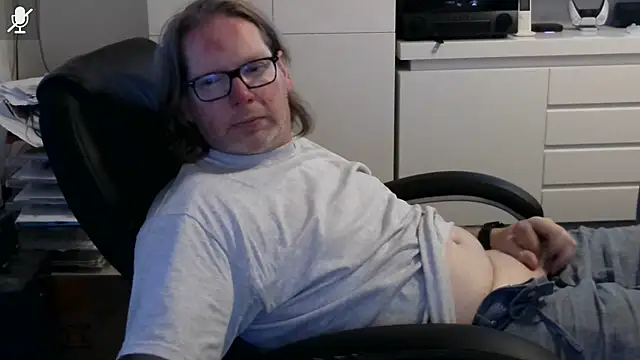 Snapshot of VSteph chatting on July 2, 7:42 pm VSteph online show from July 2, 7:42 pm
