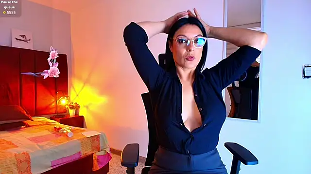 Zuzana21 online show from September 11, 1:00 pm