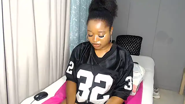 Sexyboobs330 online show from February 20, 7:52 pm