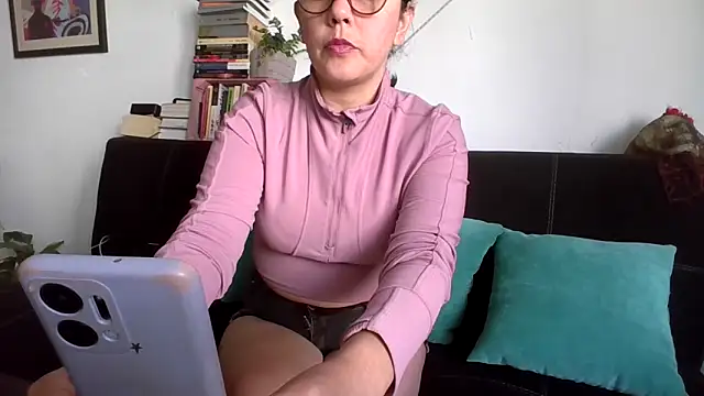 Snapshot of Tiramisu89 chatting on November 8, 5:56 pm Tiramisu89 online show from November 8, 5:56 pm