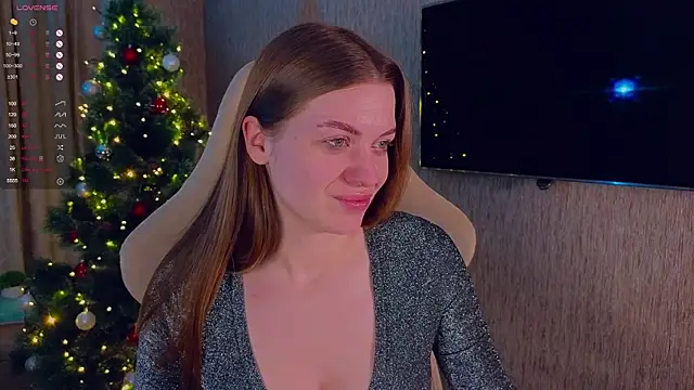 Lovella Lips online show from December 15, 4:37 pm