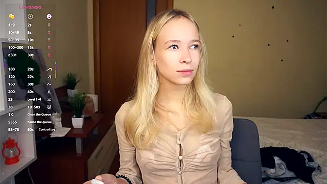 LynetBurby online show from October 21, 3:35 pm