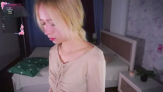 LynetBurby online show from December 1, 6:40 am