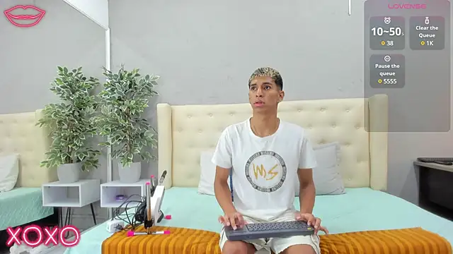 Snapshot of kieran_derek chatting on March 21, 3:12 am kieran derek online show from March 21, 3:12 am