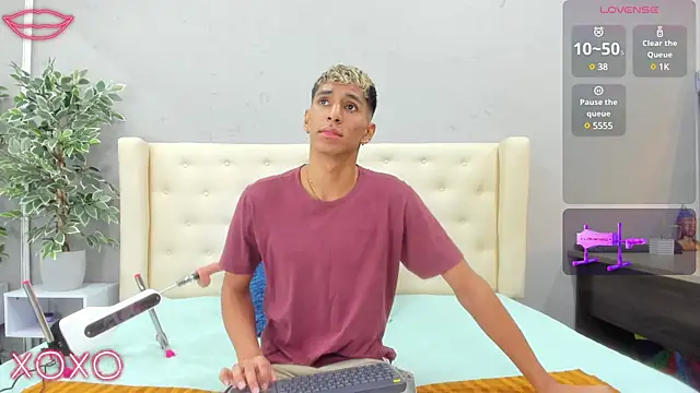 Snapshot of kieran_derek chatting on March 23, 3:21 am kieran derek online show from March 23, 3:21 am