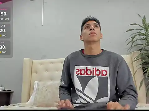 Snapshot of kieran_derek chatting on October 17, 3:31 am kieran derek online show from October 17, 3:31 am