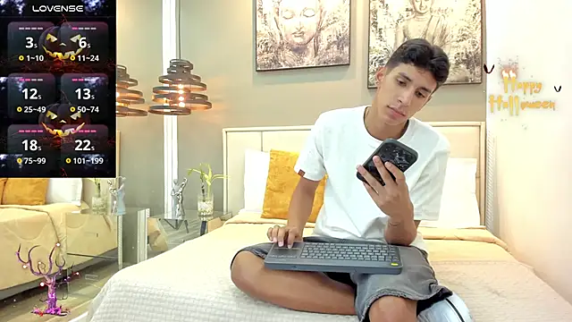 Snapshot of kieran_derek chatting on October 25, 3:25 am kieran derek online show from October 25, 3:25 am