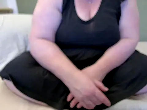 Snapshot of MarthaBriest chatting on July 6, 5:26 am MarthaBriest online show from July 6, 5:26 am
