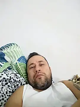 Snapshot of very2_sexy chatting on October 23, 11:46 pm very2 sexy online show from October 23, 11:46 pm