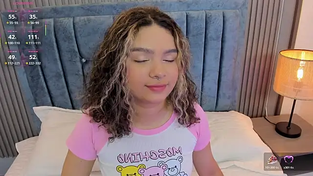 Snapshot of pretty_sunlight_ chatting on May 7, 9:42 pm pretty sunlight online show from May 7, 9:42 pm