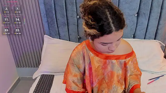 Snapshot of pretty_sunlight_ chatting on July 18, 9:29 pm pretty sunlight online show from July 18, 9:29 pm