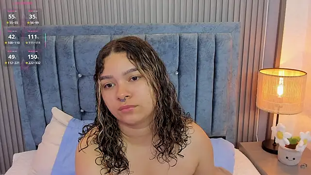 Snapshot of pretty_sunlight_ chatting on July 30, 12:31 am pretty sunlight online show from July 30, 12:31 am