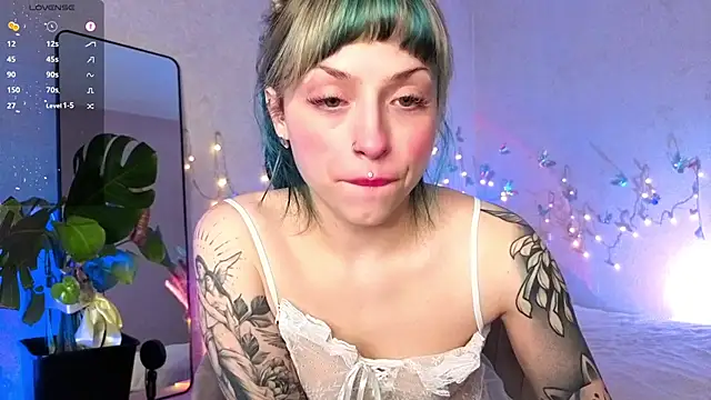 lavenderluxe online show from March 18, 3:59 pm