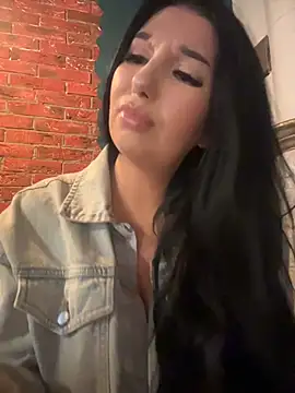 Snapshot of Tisha_Busty chatting on July 6, 1:30 pm Tisha Busty online show from July 6, 1:30 pm