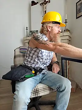 Gingerbeard40 online show from November 22, 9:08 am