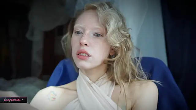 Snapshot of _Phantom_thread_ chatting on October 13, 10:04 am Phantom thread online show from October 13, 10:04 am