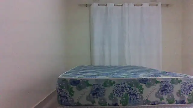 Snapshot of sweets_80 chatting on July 27, 2:40 am sweets 80 online show from July 27, 2:40 am