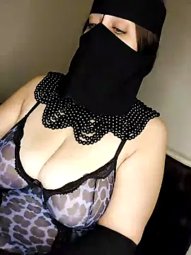 Snapshot of -Arab_milf- chatting on December 29, 5:12 pm -Arab milf- online show from December 29, 5:12 pm