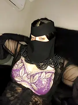 Snapshot of -Arab_milf- chatting on February 12, 6:29 am -Arab milf- online show from February 12, 6:29 am