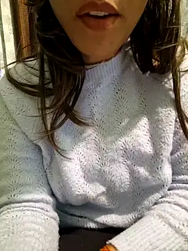 Snapshot of MIss-Naina chatting on December 17, 11:05 pm MIss-Naina online show from December 17, 11:05 pm