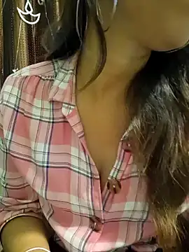 Snapshot of MIss-Naina chatting on December 20, 6:50 am MIss-Naina online show from December 20, 6:50 am
